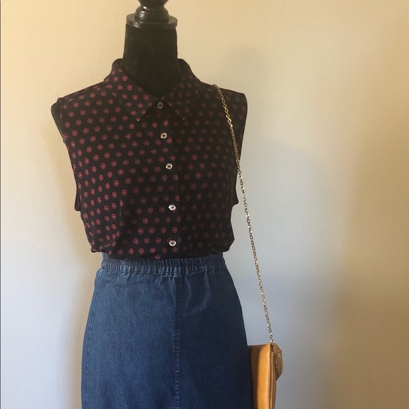 SOLD Tommy Hilfiger Button Down Tank w/ Red Daisy - Picture 4 of 9